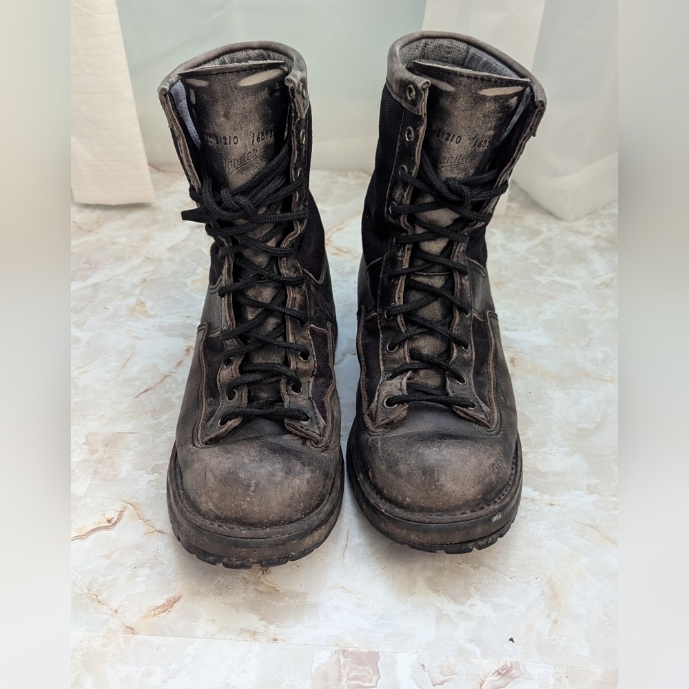 Danner Man's Gore-Tex Boots Size US 9.5